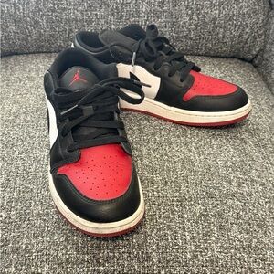 Air Jordan 1 Low GS Bred Toe Black Red White